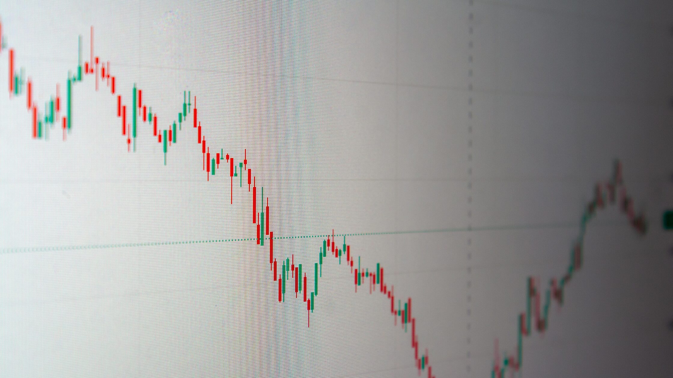 【手取りが増えない日本】給料は上がっても生活が苦しい理由と、今からできる備え