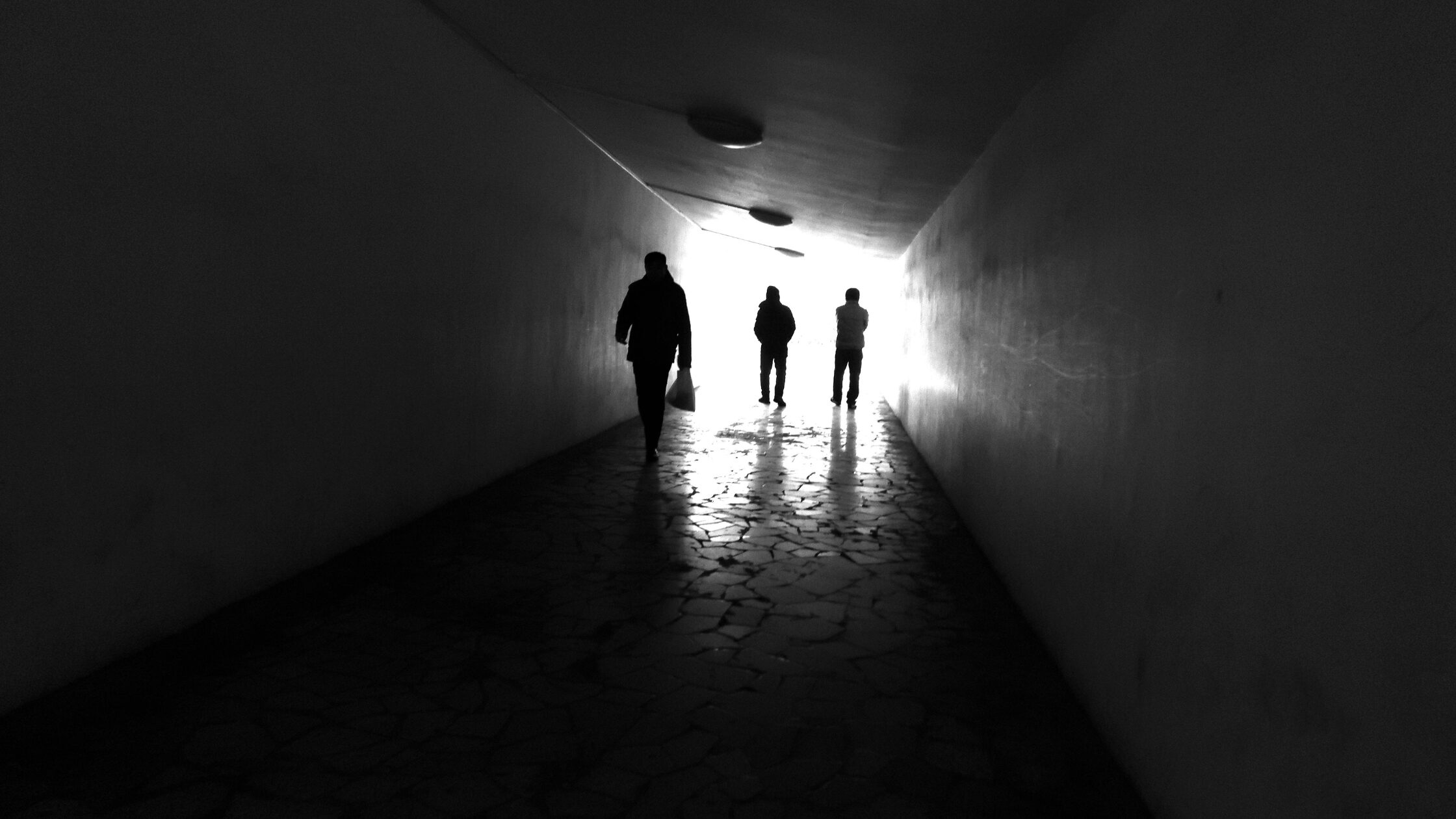 信じすぎる人ほど危ない時代