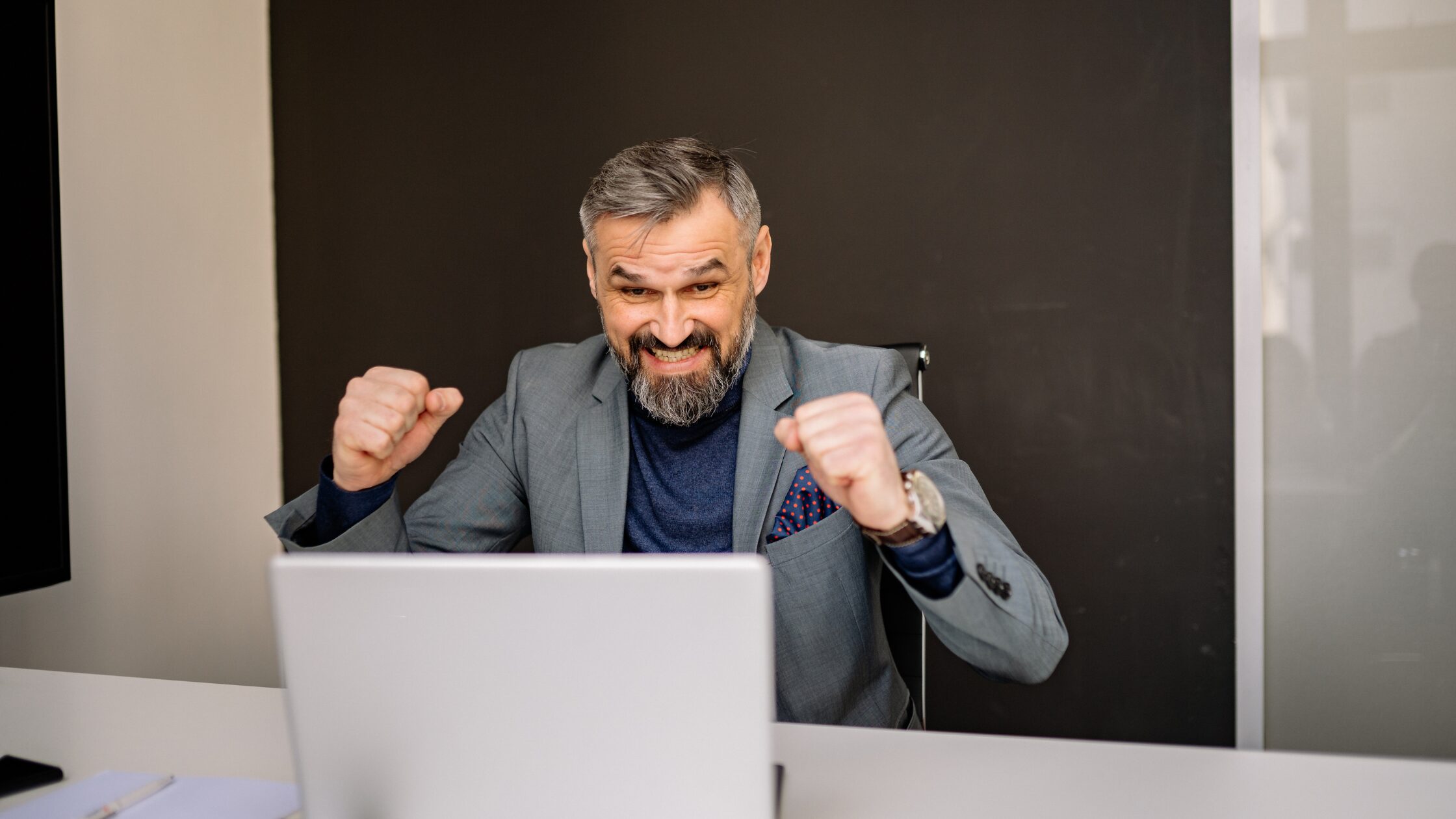 孤独が怖い人へ：一人時間が「最強のメンタル技術」になる理由